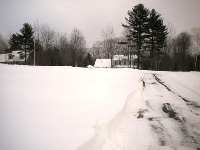 Long driveway to street.