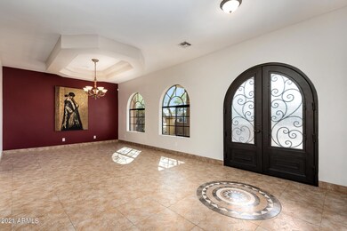 6-Foyer