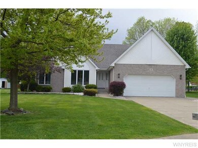 18 Rose Cir, North Tonawanda, NY 14120 - photo 2