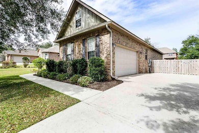 5622 Lobelia Ln, Pensacola, FL 32526 - photo 2