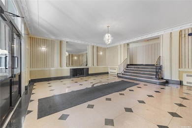 Norwich Hall unit 414, Rego Park, NY 11374 - photo 3