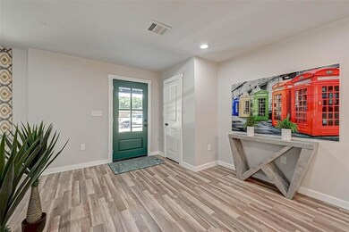 2011 Nina Lee Ln, Houston, TX 77018 - photo 5