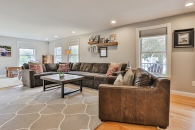 18 Sylvester St, Newburyport, MA 01950 - photo 7