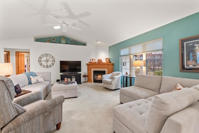 100 Schubert Ln unit 16, Fond Du Lac, WI 54935 - photo 3