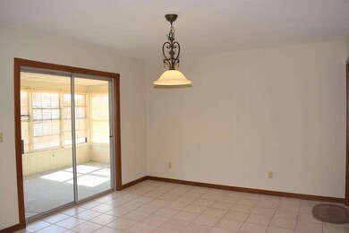 005 - Dining Room