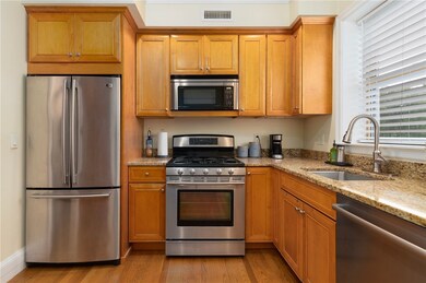 1180 Narragansett Blvd unit 5, Cranston, RI 02905 - photo 4