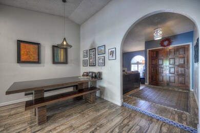 003_Dining-Foyer