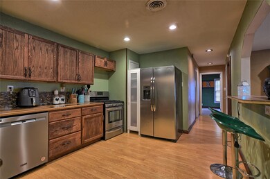 1216 N Douglas Ave, Cleburne, TX 76033 - photo 6