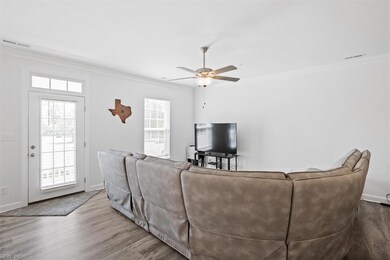 208 Laydon Way, Yorktown, VA 23692 - photo 4