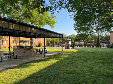 3701 Southmoor Ln unit . E12, Wichita Falls, TX 76302 - photo 3