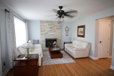 Living room w/ fireplace