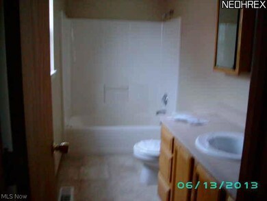 1828 1/2 E 298th St, Wickliffe, OH 44092 - photo 2