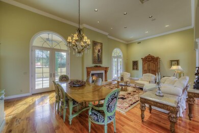006_Dining & Living Room