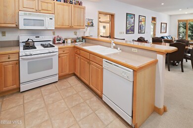 aspenwood_206_kitchen_2
