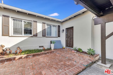 11924 Daleside Ave, Hawthorne, CA 90250 - photo 2