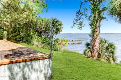 Approximately 190' of river frontage