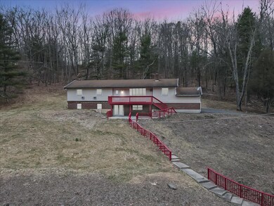 108 Hidden Hollow Ln, Stroudsburg, PA 18360 - photo 2