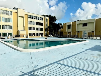 6911 SW 147th Ave unit 3C, Miami, FL 33193 - photo 5