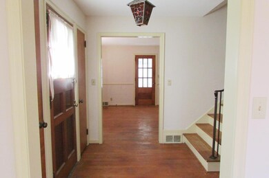 FOYER ADDTL VIEW
