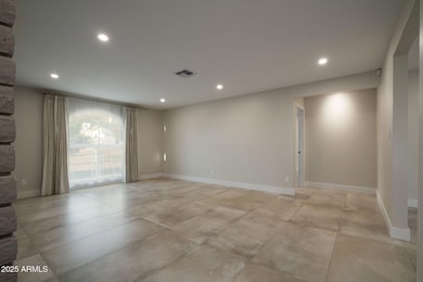 2439 E Lincoln Cir, Phoenix, AZ 85016 - photo 6