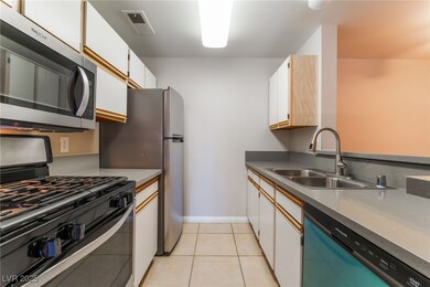 Kitchen. All appliances included!