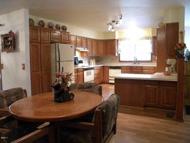Kitchen & Dining 2