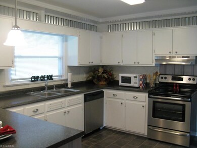 1656 Arrow Wood Rd, Asheboro, NC 27205 - photo 3