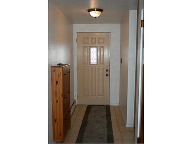 Entry/Foyer.