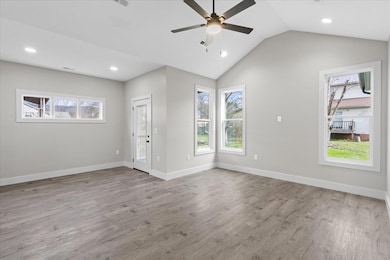 304 Cumberland Ave, Jasper, TN 37347 - photo 5