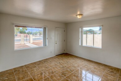 4656 E 14th St, Tucson, AZ 85711 - photo 2