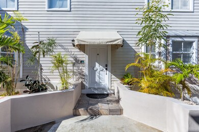 1075 DUVAL ST