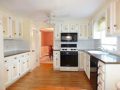 112 Cindy Ln, Warwick, RI 02886 - photo 4