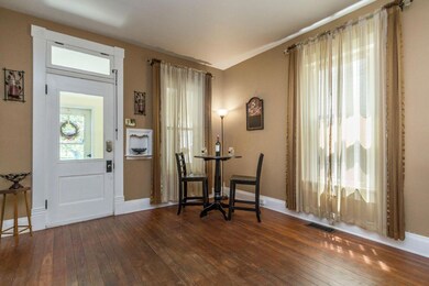 289 N Union St 08