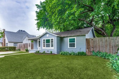 View of front of house featuring a front yard
