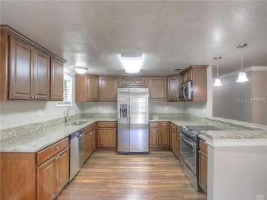 look at all the counter and prep space,