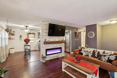 1008 S 8th Ave E, Newton, IA 50208 - photo 7