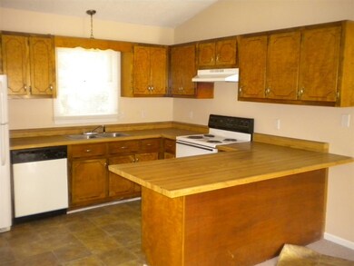 125 Windsor Ct, Jacksonville, NC 28546 - photo 5