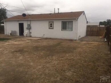 Back view w/yard