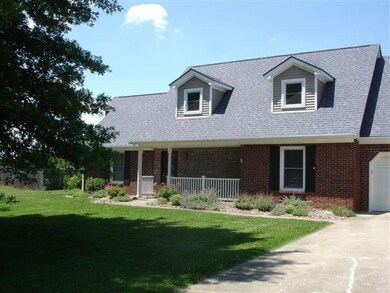 206 Manor House Ln, Frankfort, KY 40601 - photo 4