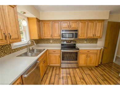 Kitchen with all appliances