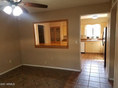 Livingroom into kitchen