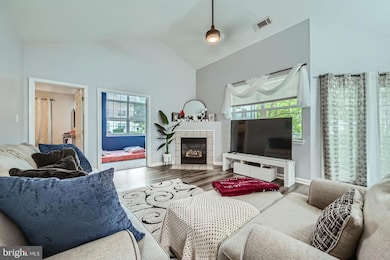 5003 Hollington Dr, Owings Mills, MD 21117 - photo 4