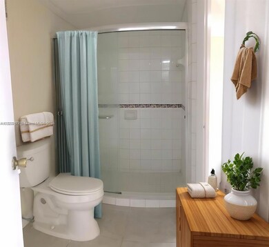 17565 NW 67th Place unit B8, Hialeah, FL 33015 - photo 5