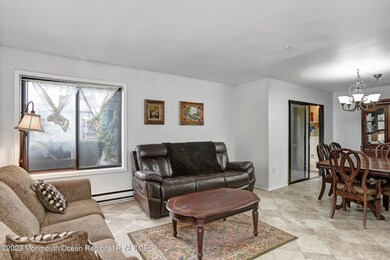 05-Living Room & Dining Room