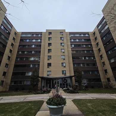 6300 N Sheridan Rd unit 406, Chicago, IL 60660 - photo 2