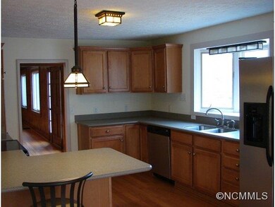 Center Kitchen