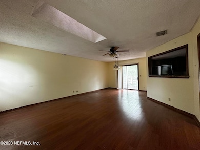 479 Holiday Hill Cir E, Jacksonville, FL 32216 - photo 5