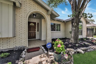 959 Thornton Rd, Houston, TX 77018 - photo 3