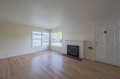 1221 Parkside St, Salinas, CA 93906 - photo 6