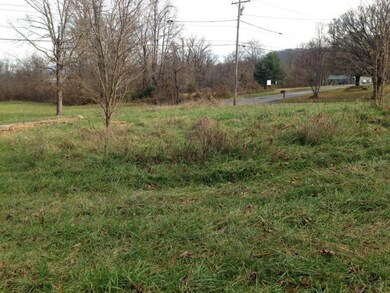 104 Dalewood Dr, Johnson City, TN 37601 - photo 2